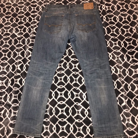 Medium Wash Distressed AE Jeans - Picture 2 of 6